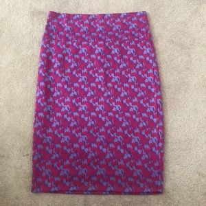 patterned pencil skirt